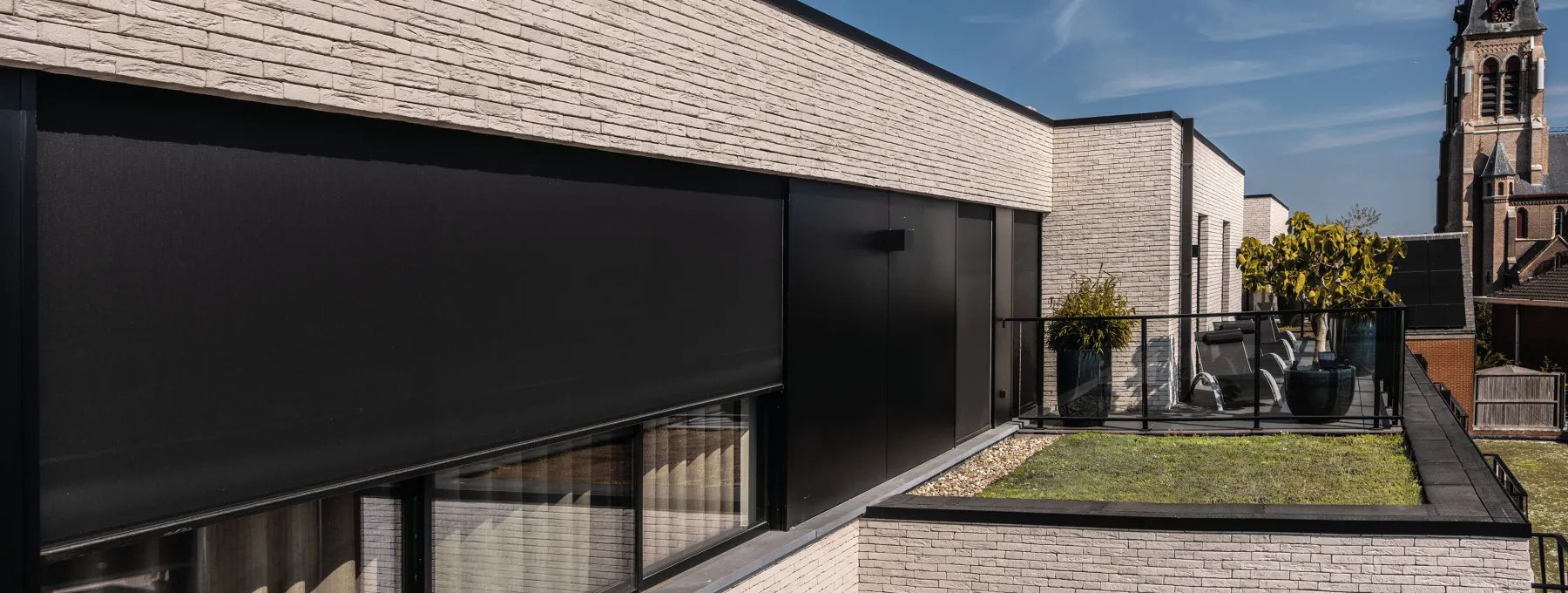 Penthouse in Merksem met ROMA screens en ruim dakterras